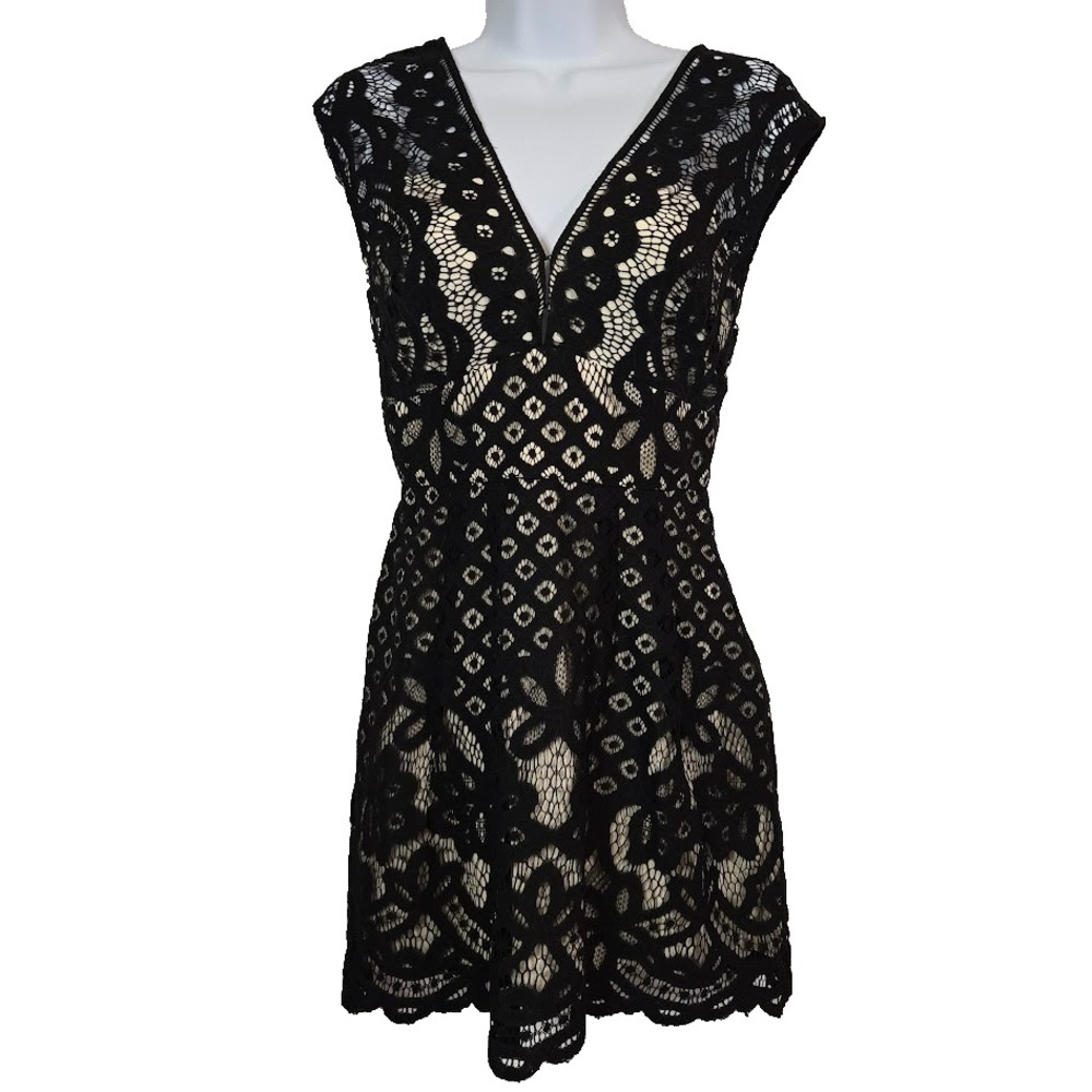 Free People One Million Lovers‎ Black Lace A-Line Dress Size 0 Tan Lining NWT - Picture 2 of 14